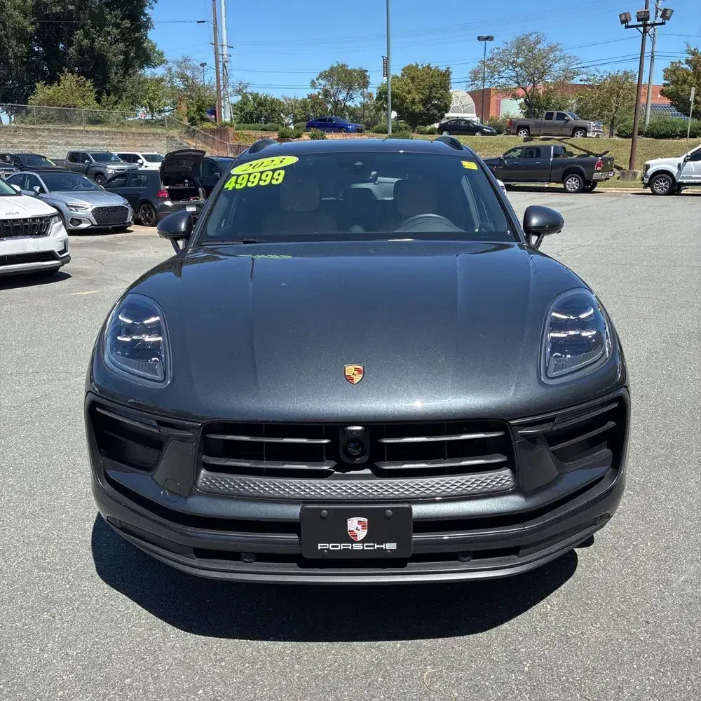 2023 Porsche Macan Base