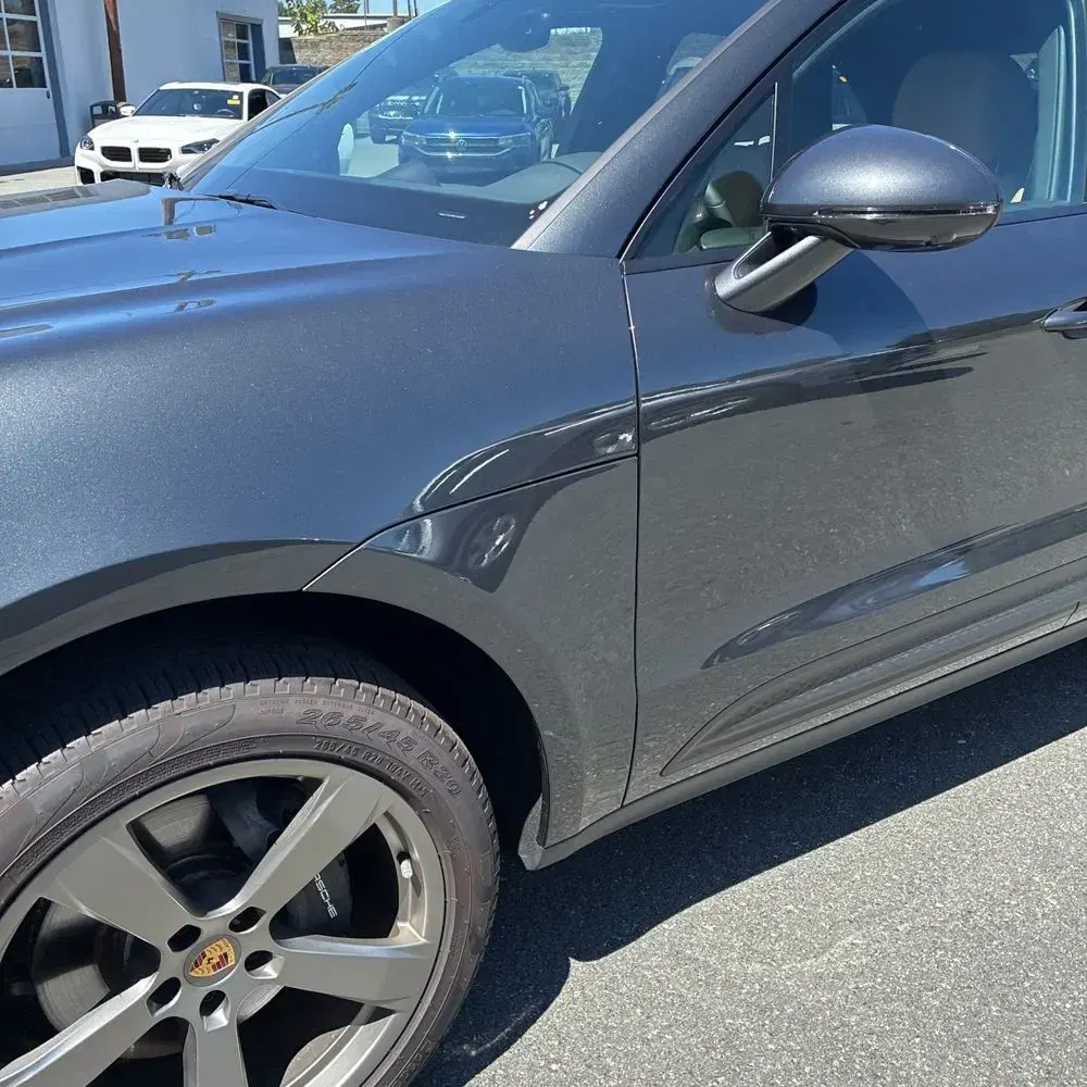 2023 Porsche Macan Base