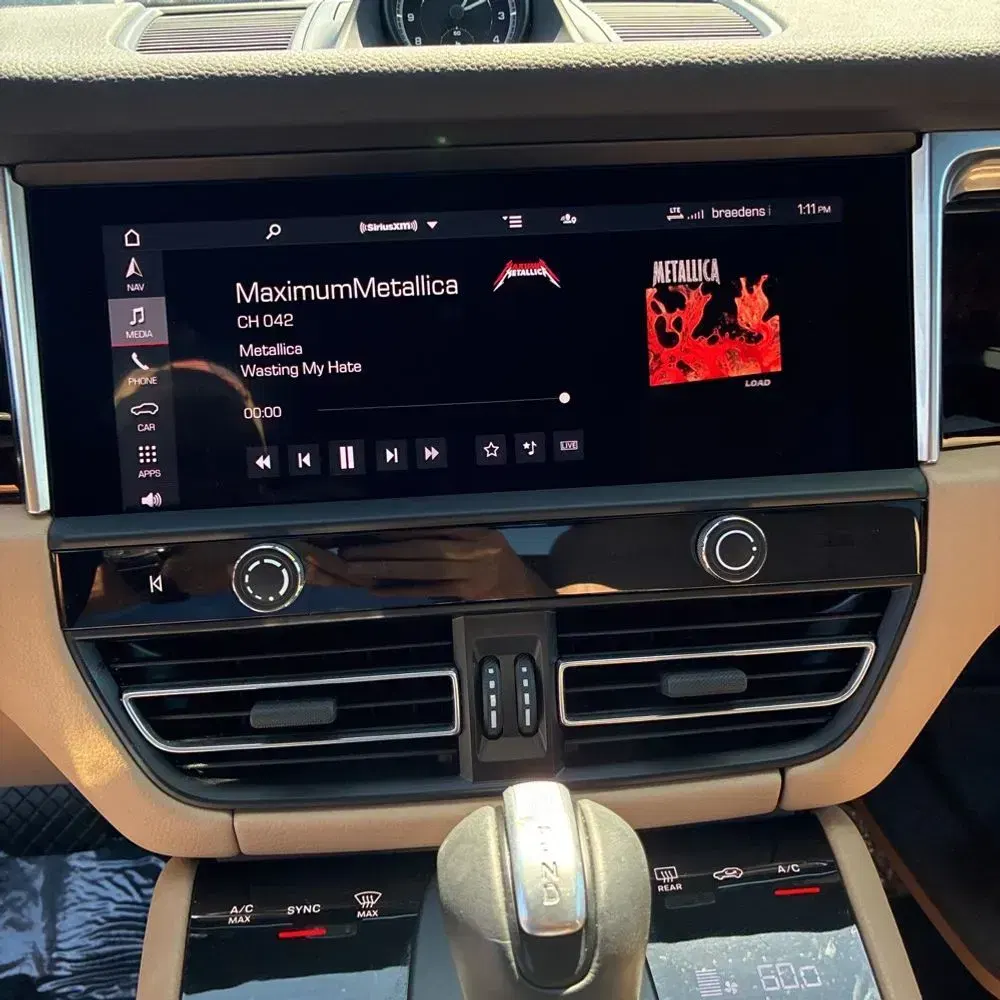 2023 Porsche Macan Base