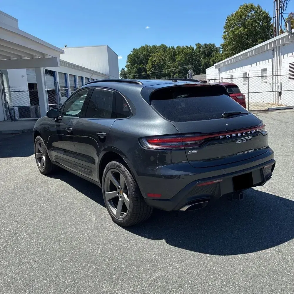 2023 Porsche Macan Base