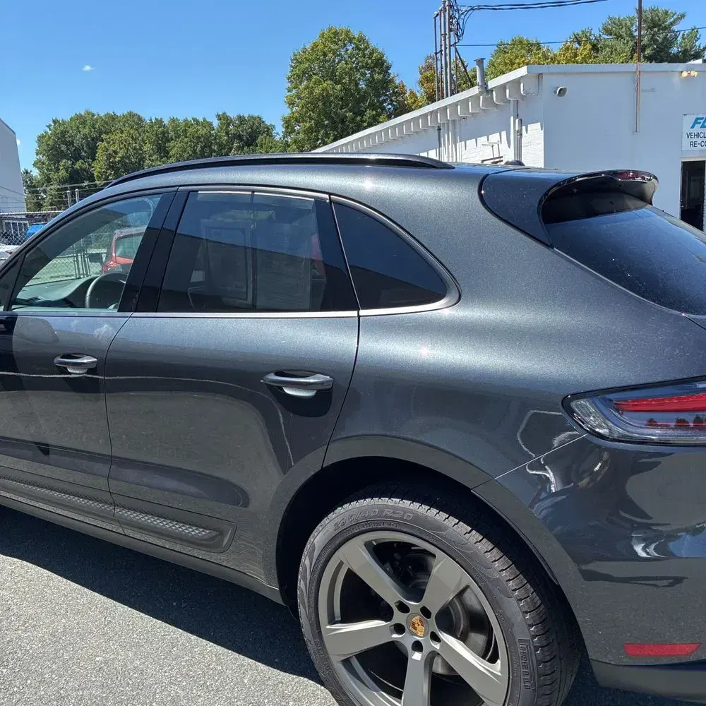 2023 Porsche Macan Base