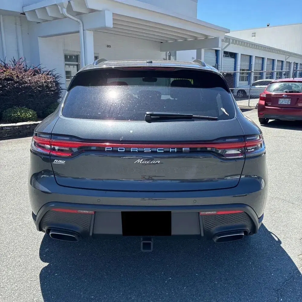 2023 Porsche Macan Base