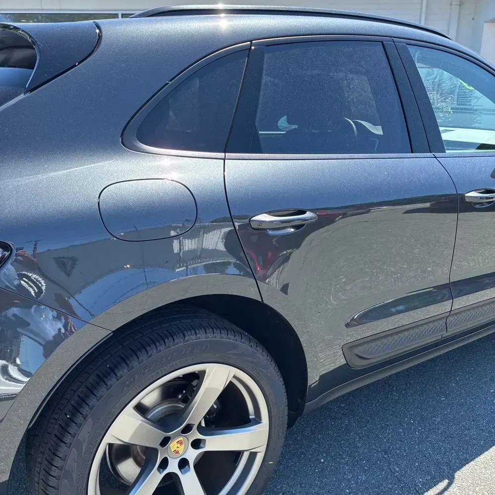 2023 Porsche Macan Base