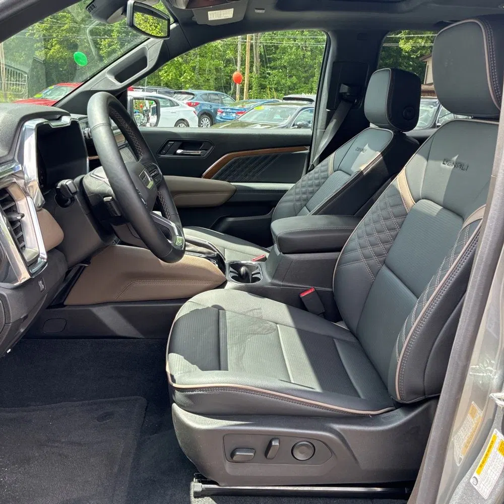 2025 GMC Canyon Denali