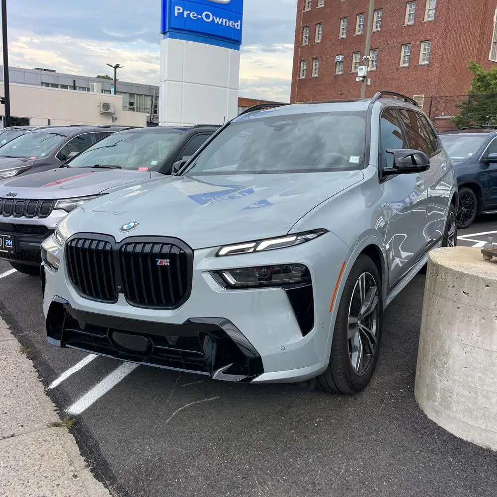 2025 BMW X7 M60i