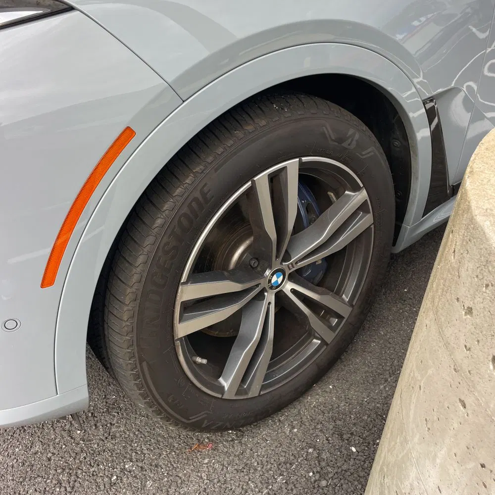 2025 BMW X7 M60i