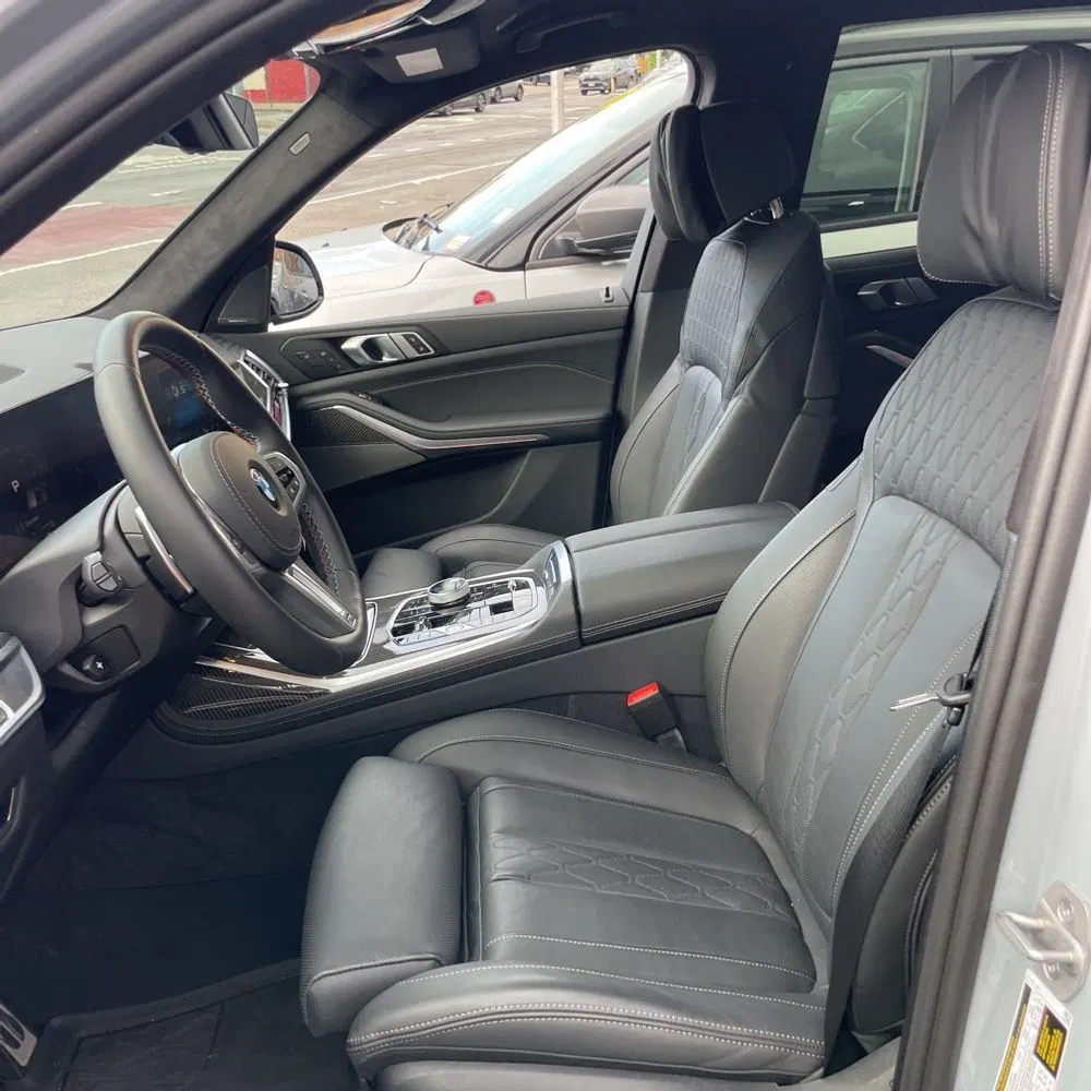 2025 BMW X7 M60i
