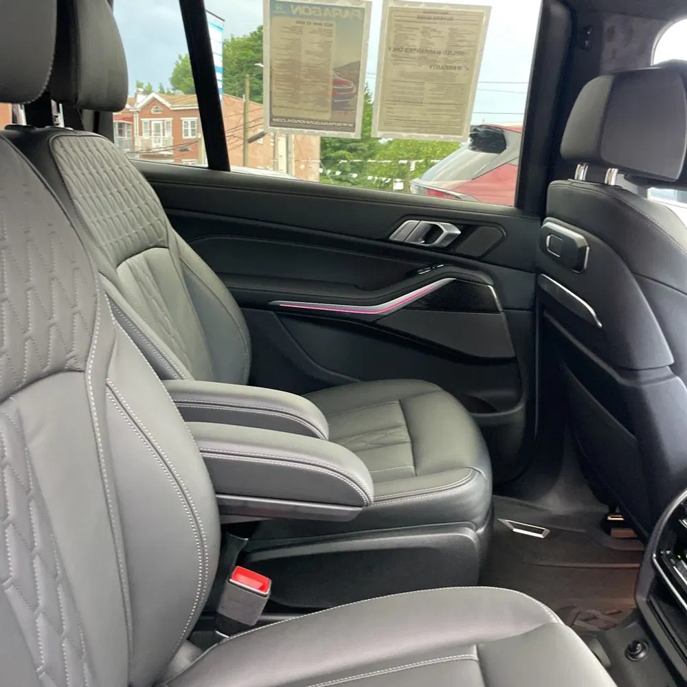 2025 BMW X7 M60i