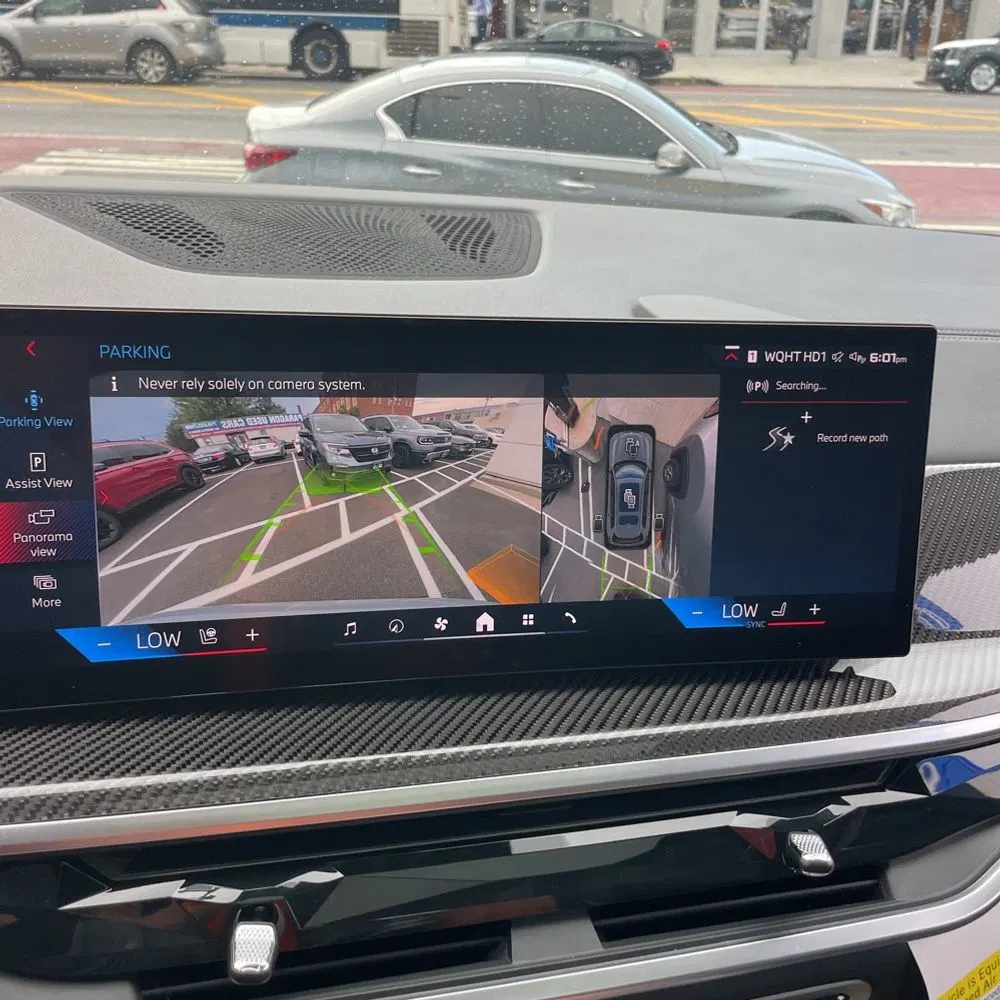 2025 BMW X7 M60i