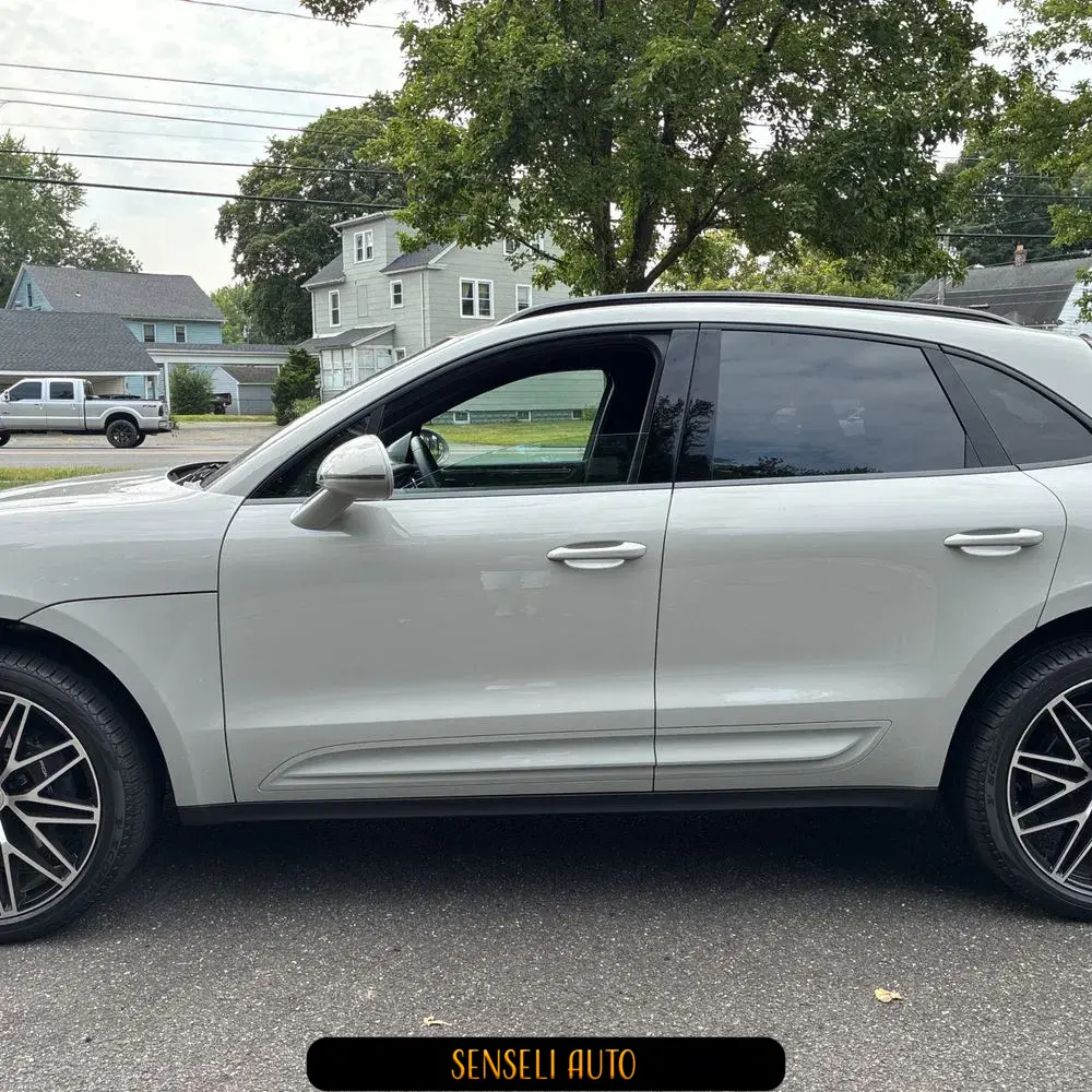 2025 Porsche Macan T