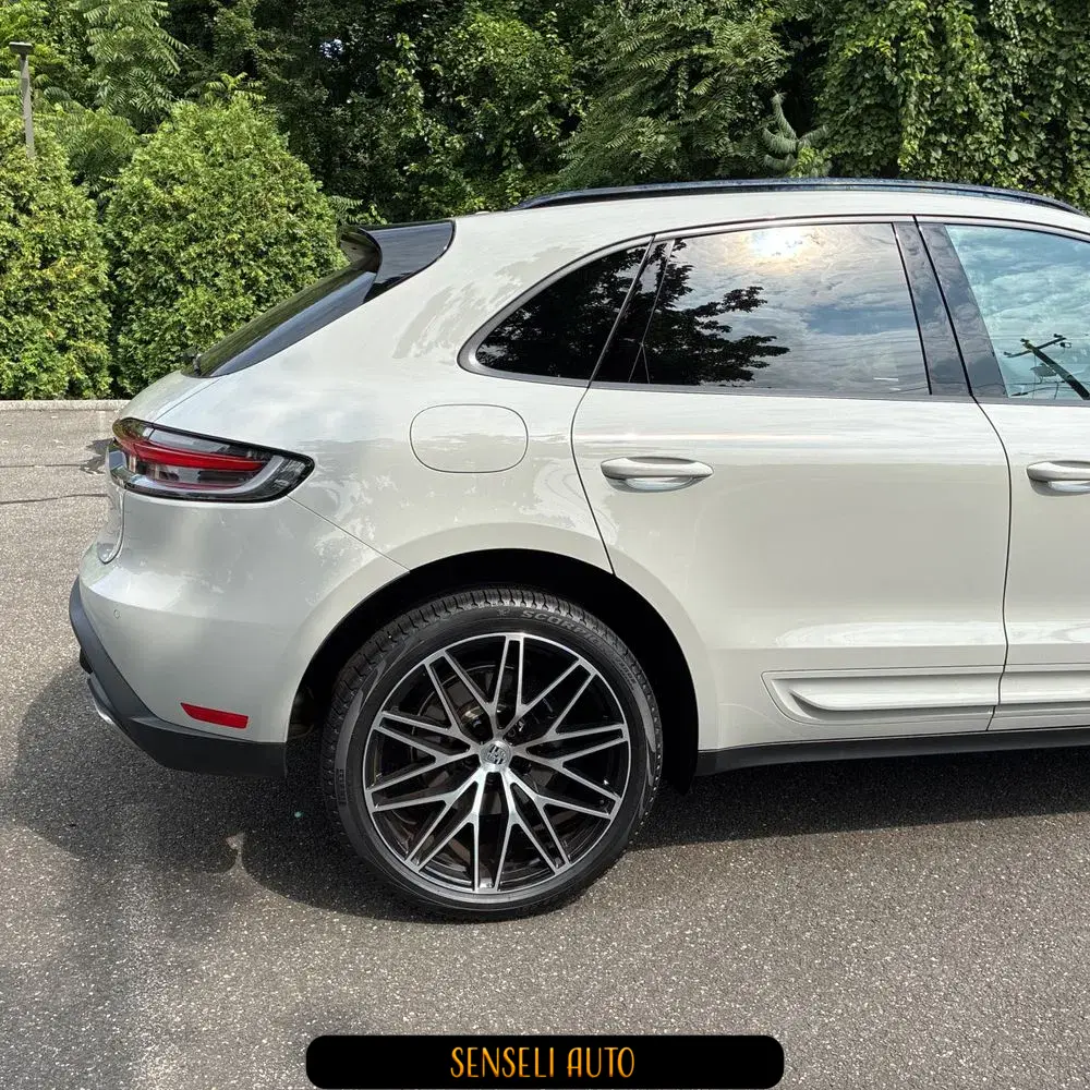 2025 Porsche Macan T