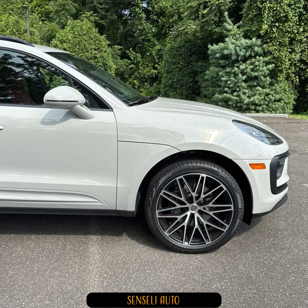 2025 Porsche Macan T
