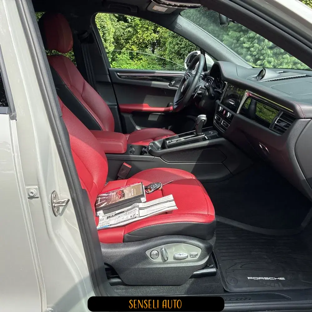 2025 Porsche Macan T