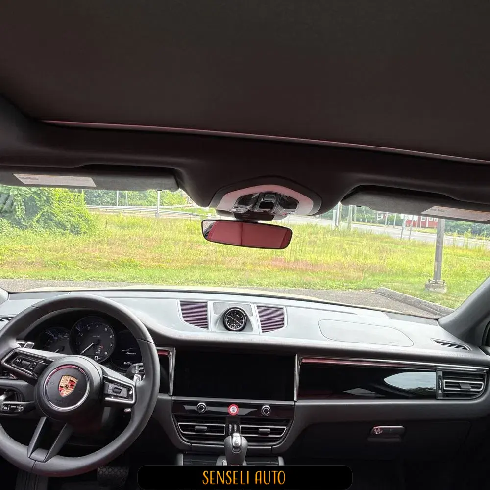 2025 Porsche Macan T
