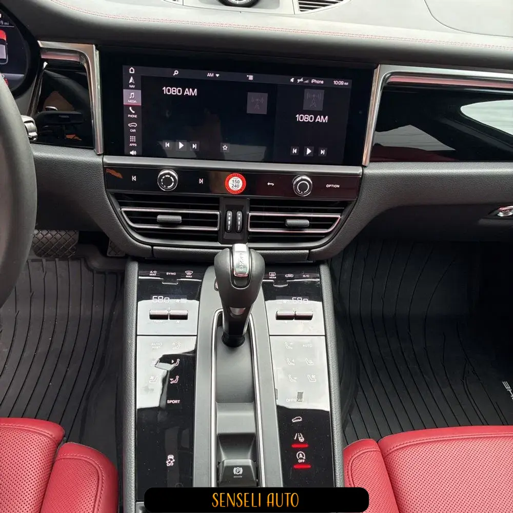 2025 Porsche Macan T