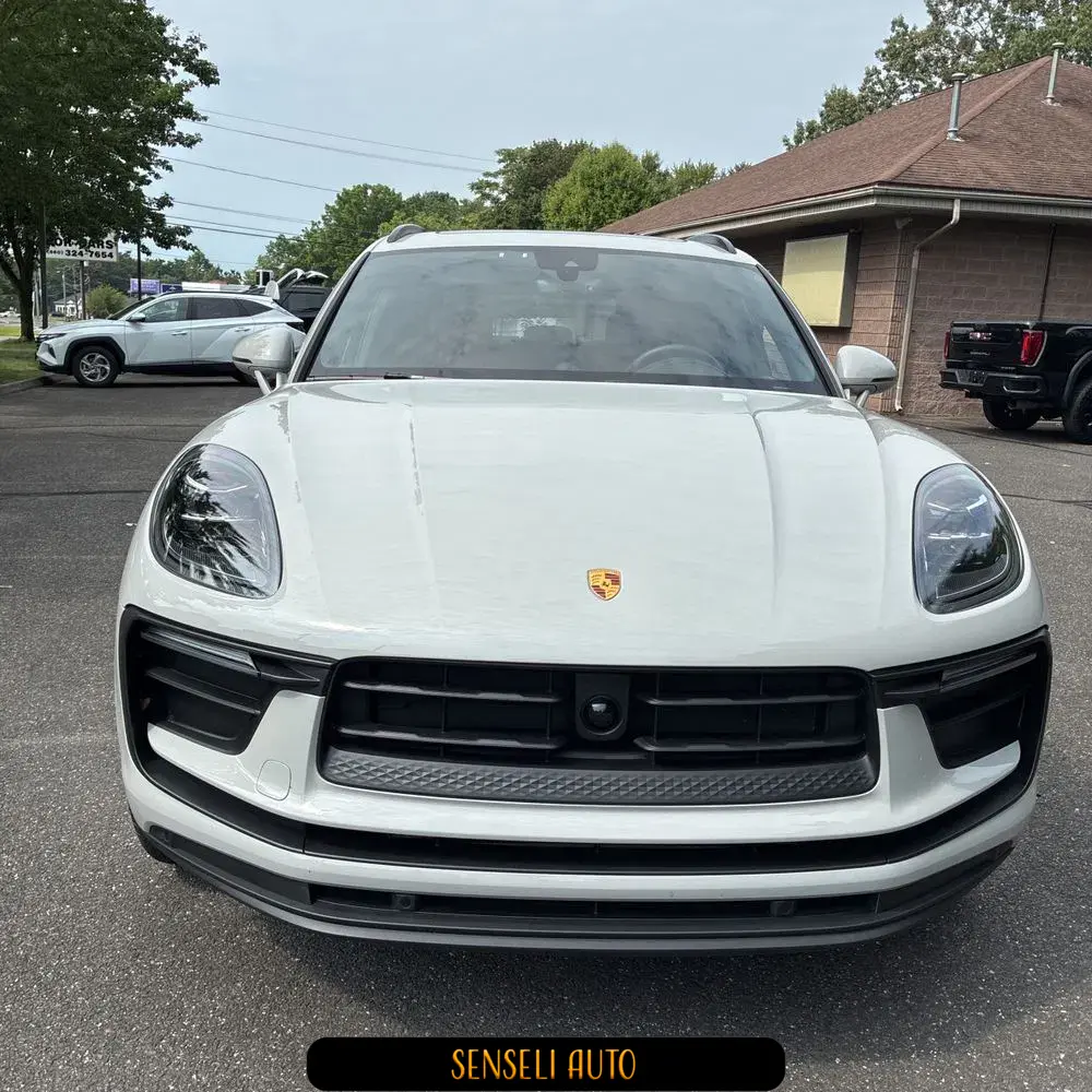 2025 Porsche Macan T