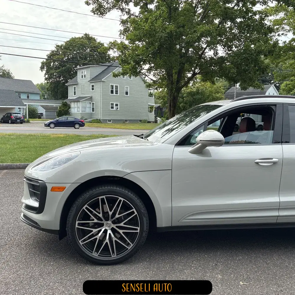 2025 Porsche Macan T