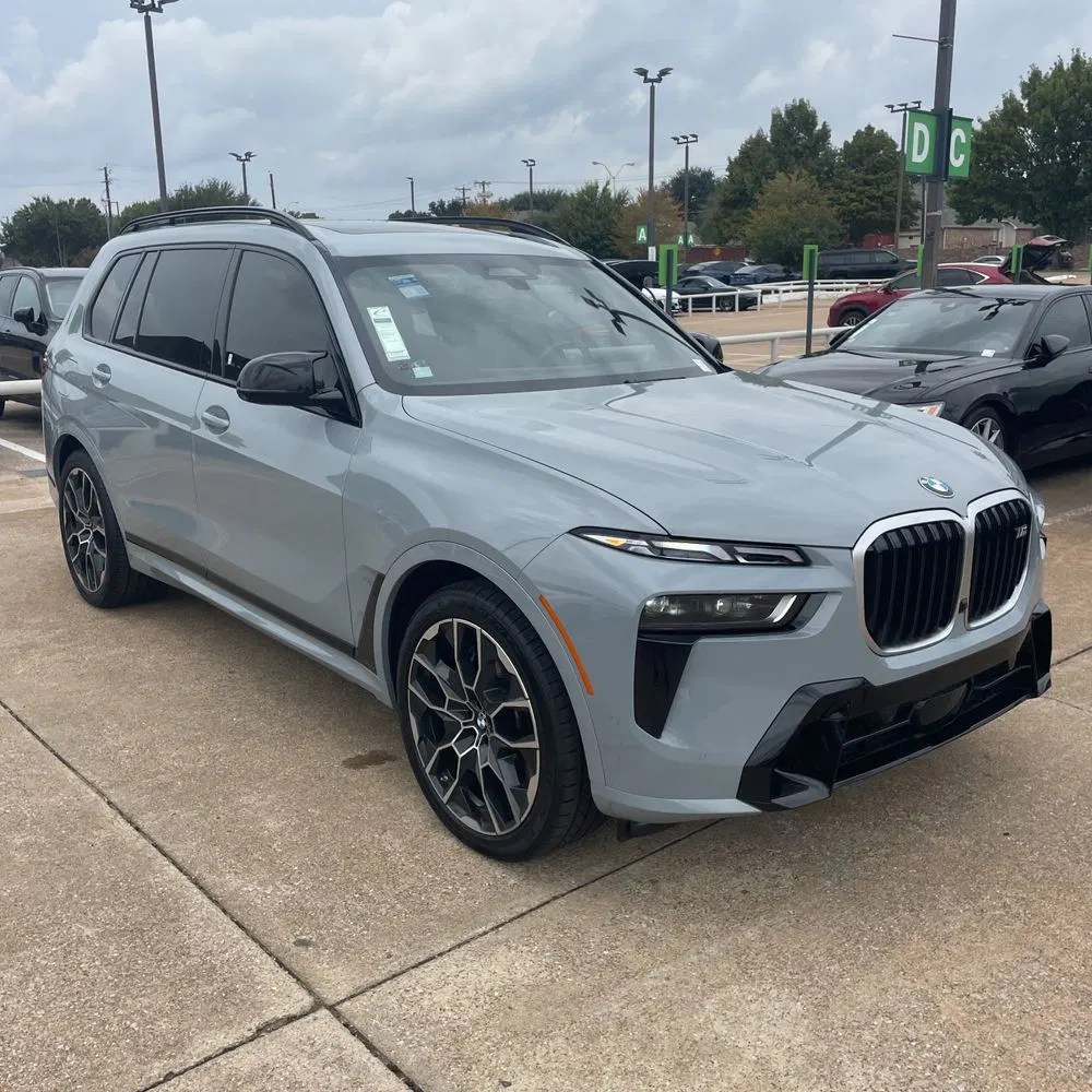 2025 BMW X7 M60i