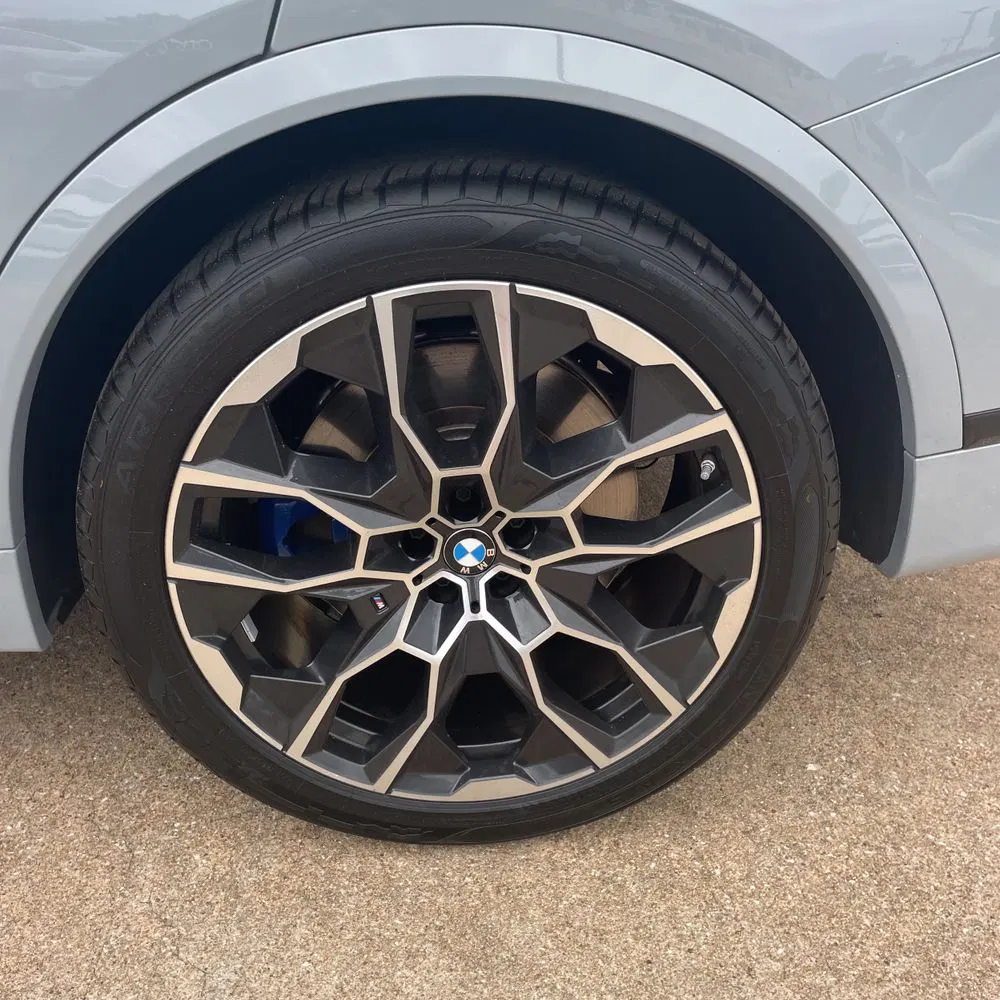 2025 BMW X7 M60i