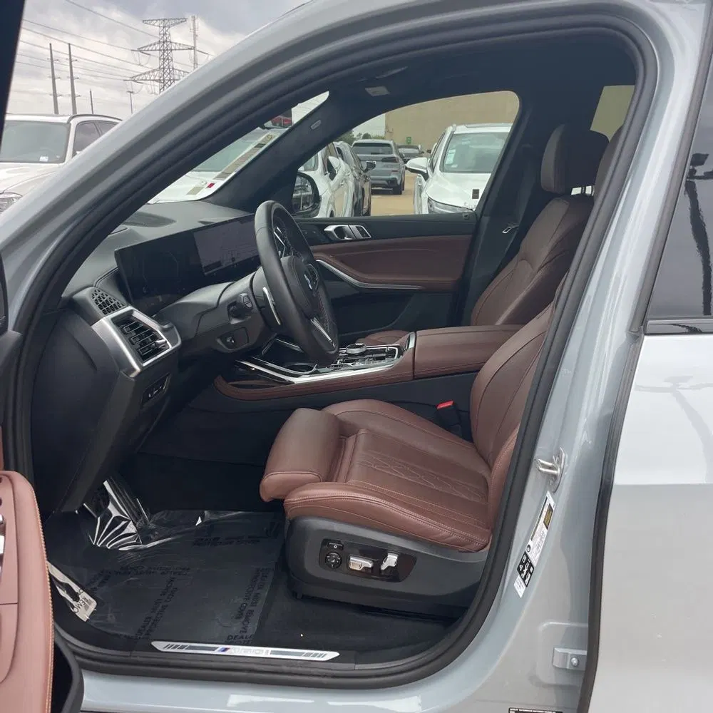 2025 BMW X7 M60i