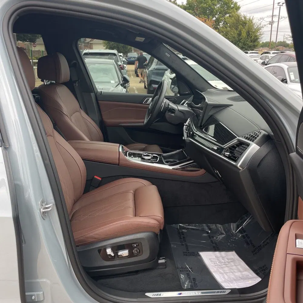 2025 BMW X7 M60i