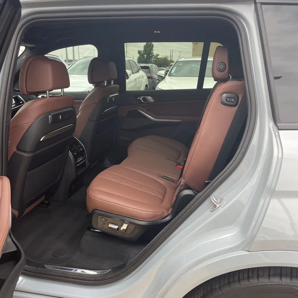 2025 BMW X7 M60i