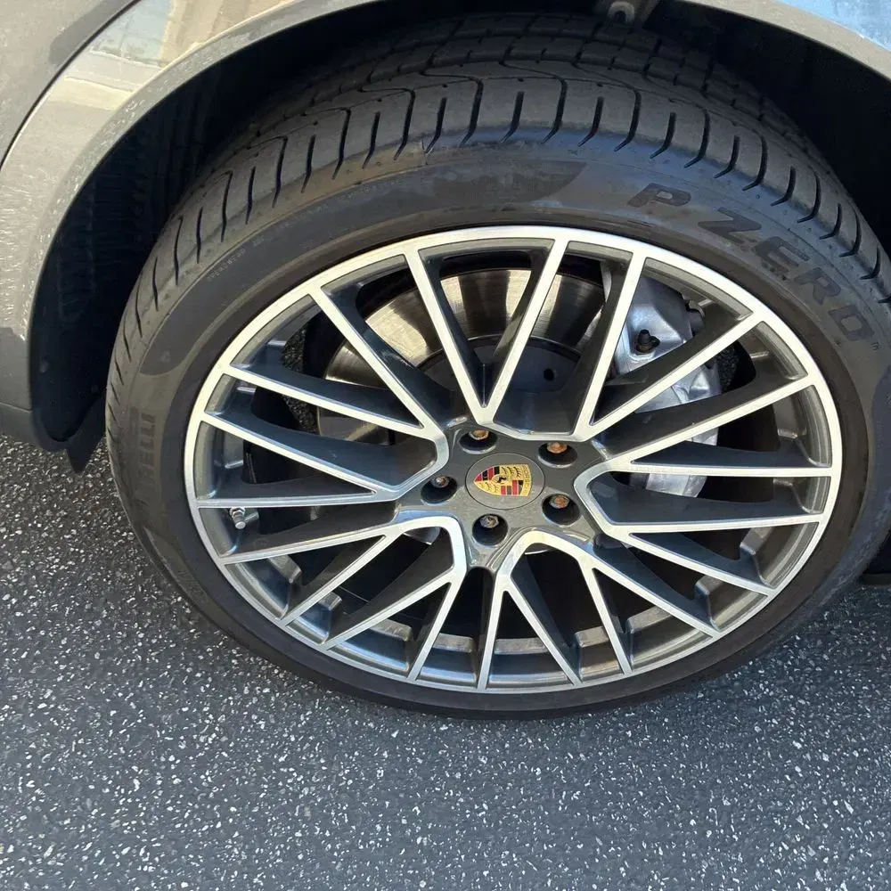 2022 Porsche Cayenne Base