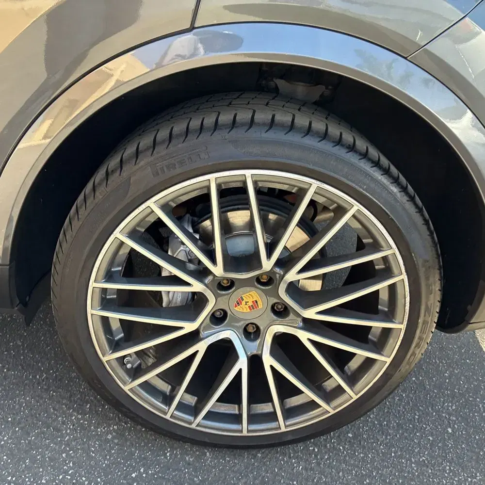 2022 Porsche Cayenne Base