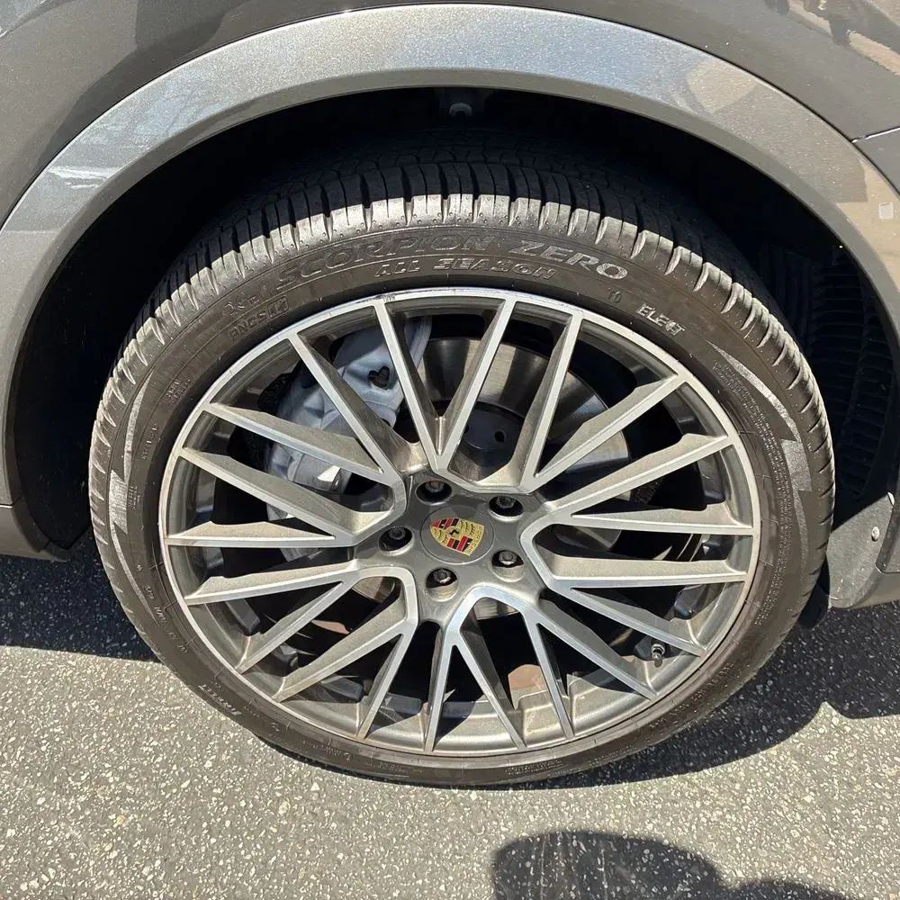 2022 Porsche Cayenne Base