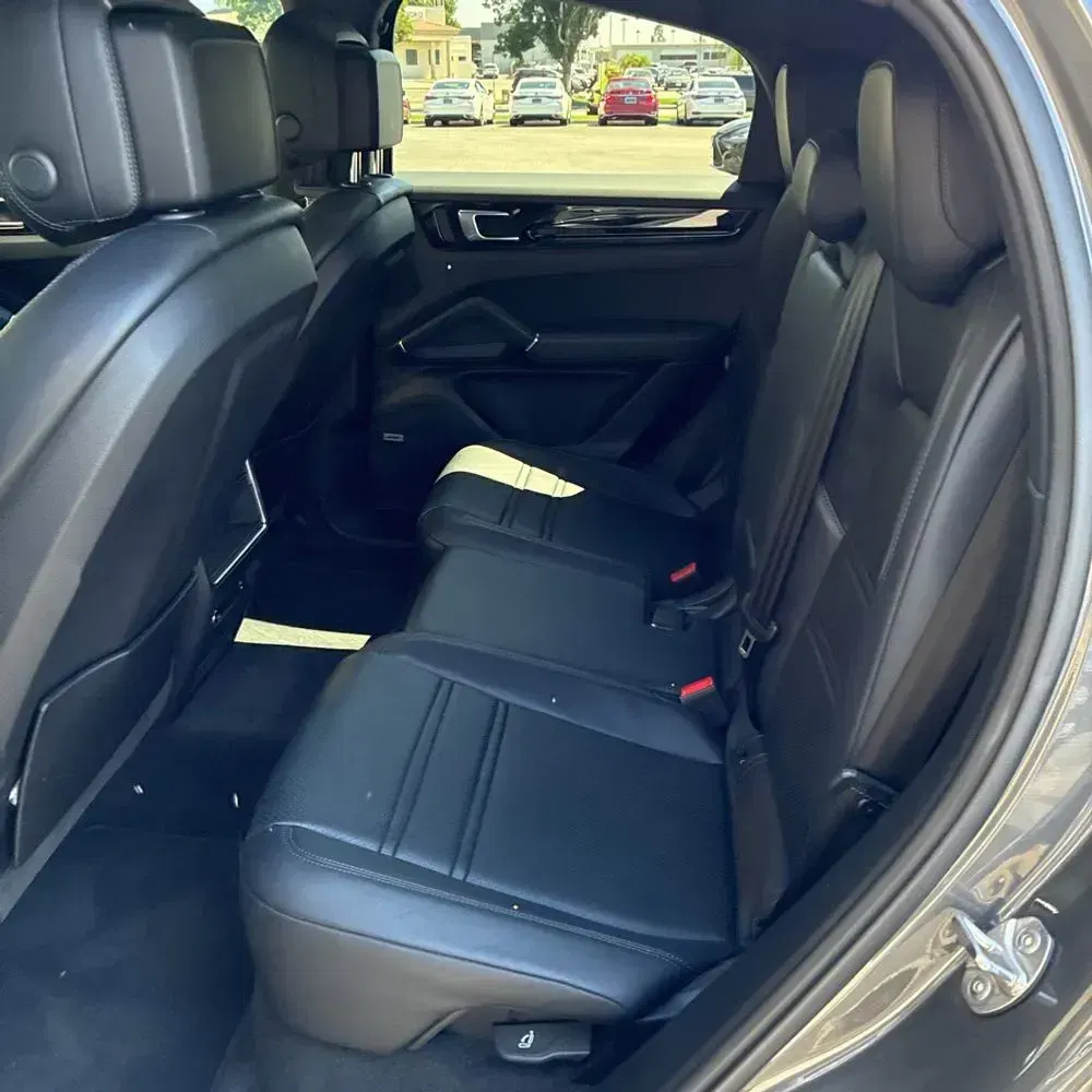 2022 Porsche Cayenne Base