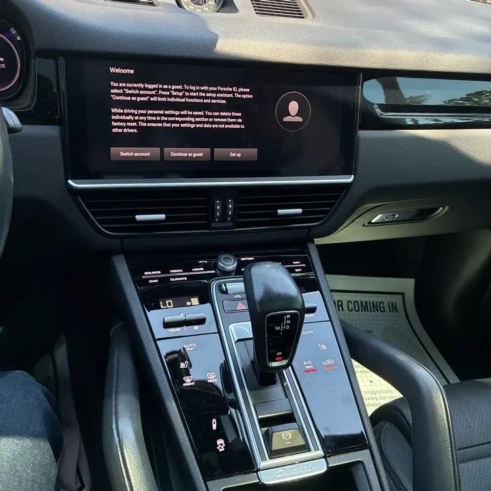 2022 Porsche Cayenne Base