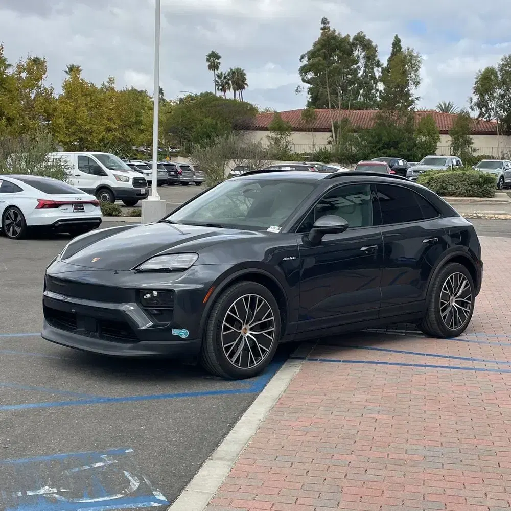 2024 Porsche Macan EV 4