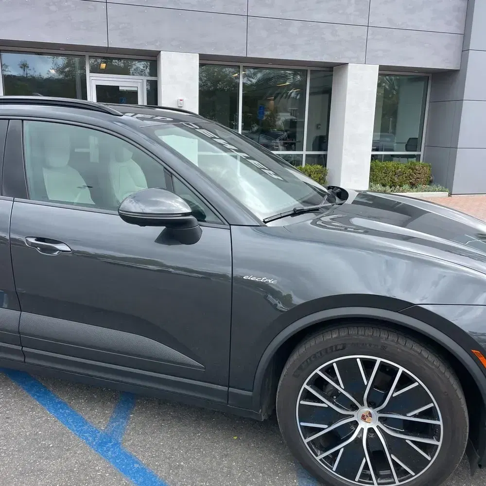 2024 Porsche Macan EV 4