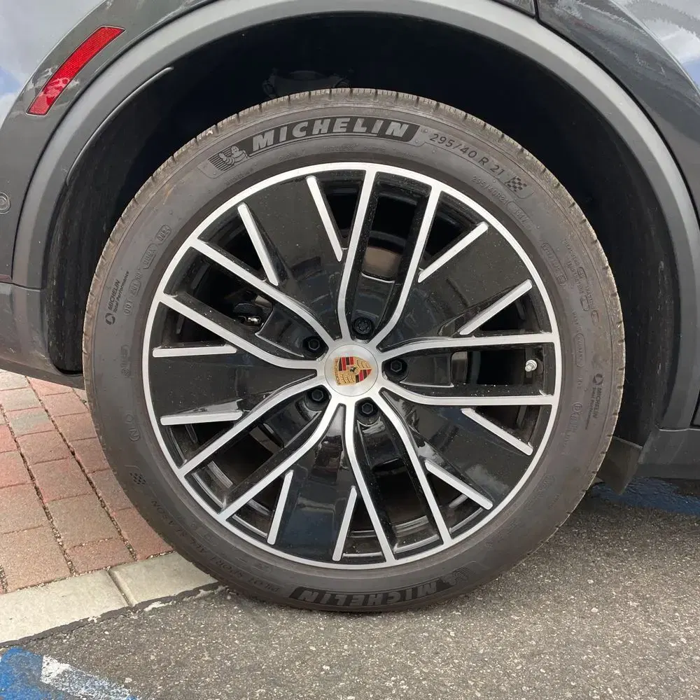 2024 Porsche Macan EV 4