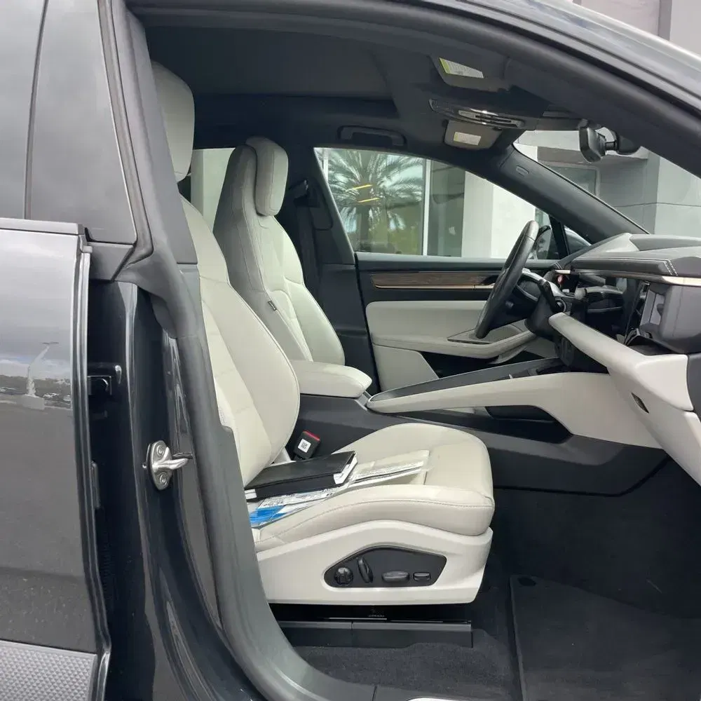 2024 Porsche Macan EV 4