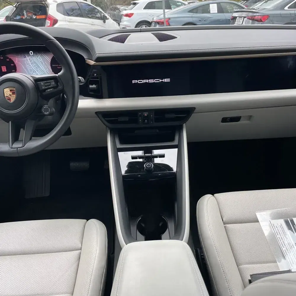 2024 Porsche Macan EV 4