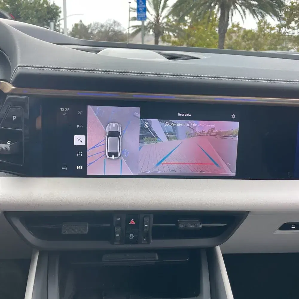 2024 Porsche Macan EV 4