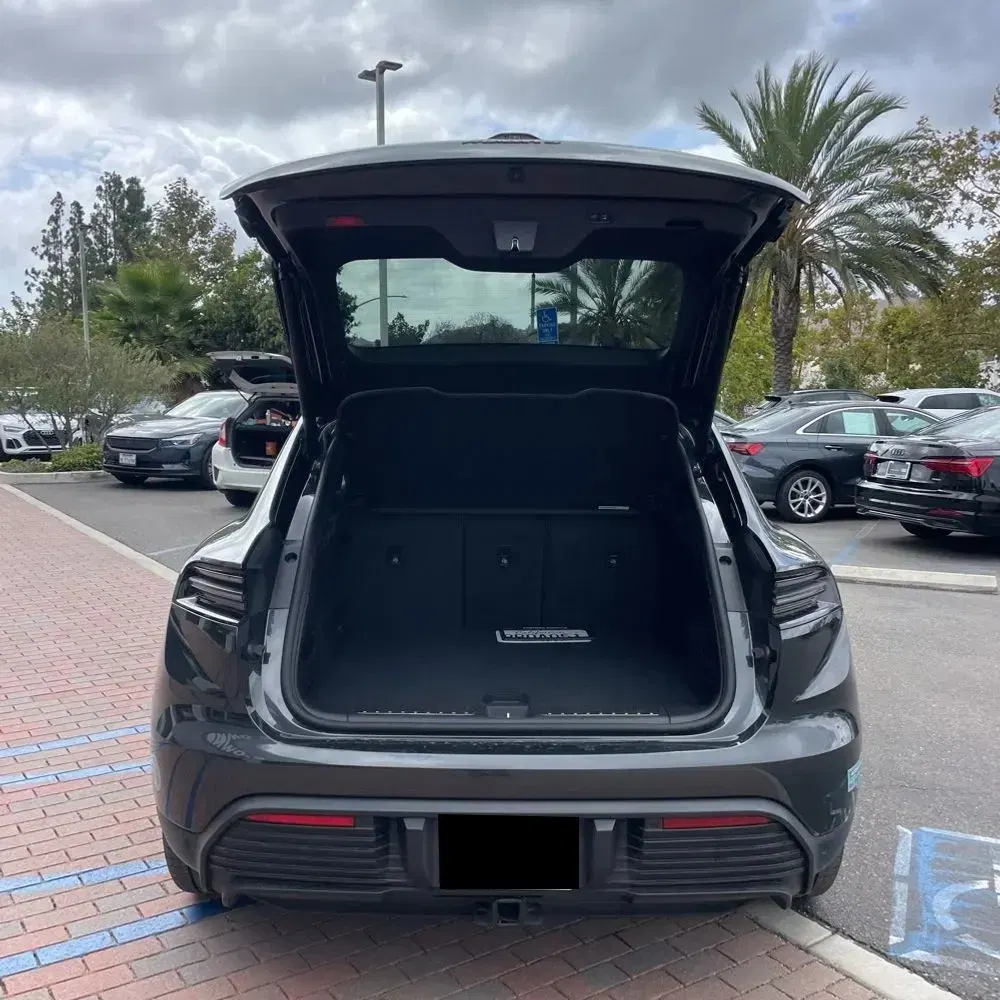 2024 Porsche Macan EV 4