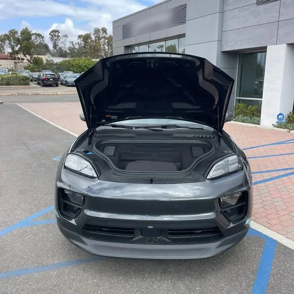 2024 Porsche Macan EV 4