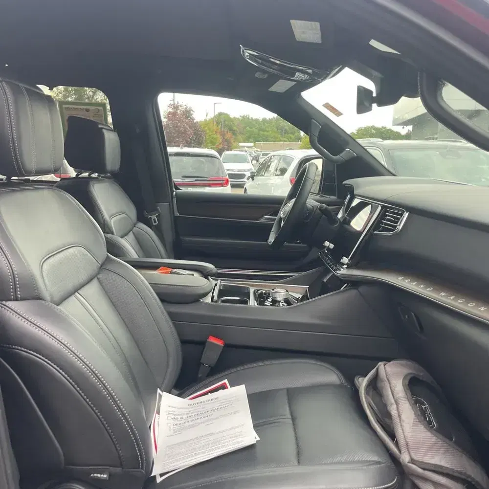 2024 Jeep Grand Wagoneer Base