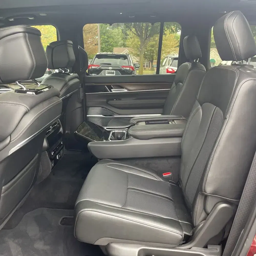 2024 Jeep Grand Wagoneer Base