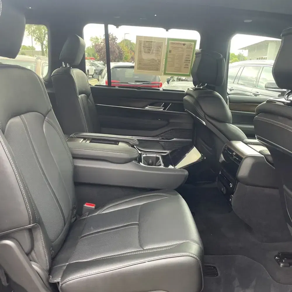 2024 Jeep Grand Wagoneer Base
