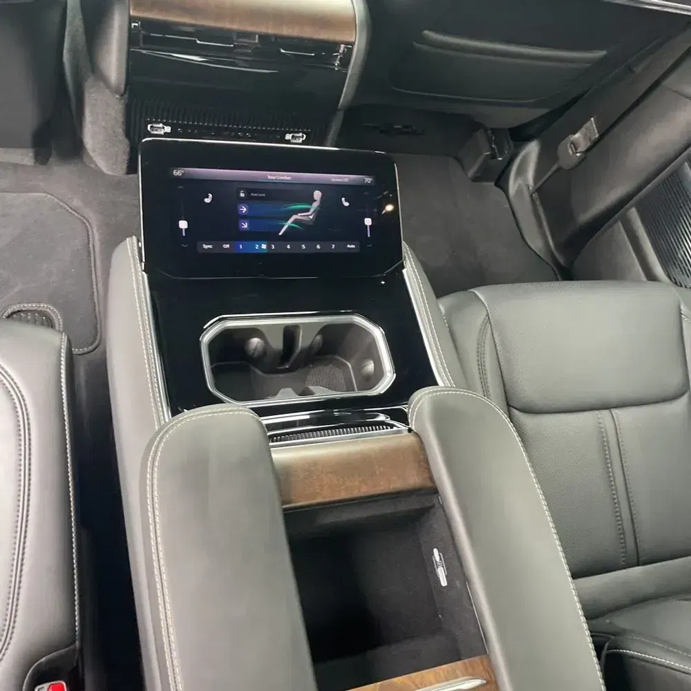 2024 Jeep Grand Wagoneer Base