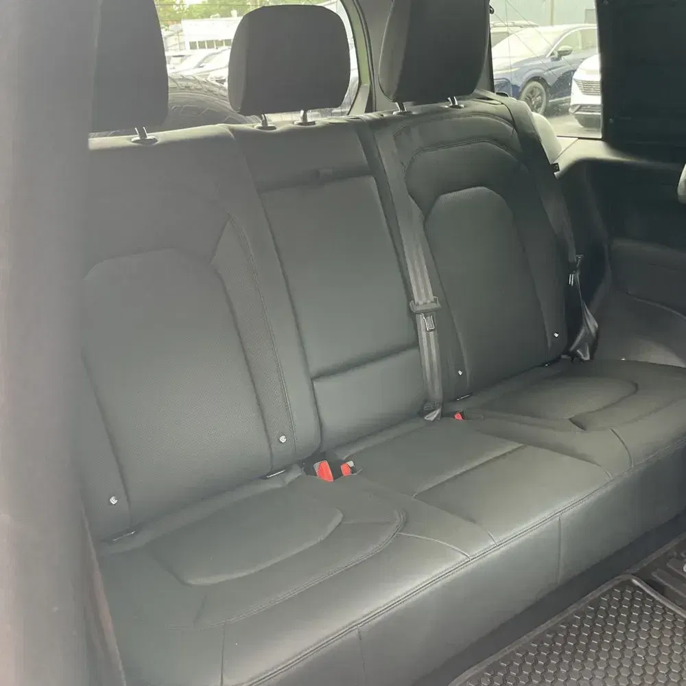 2023 Land Rover Defender 110 Standard