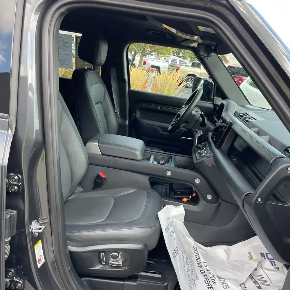 2024 Land Rover Defender 130 Outbound P400