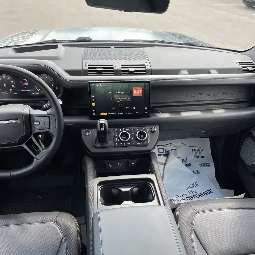 2024 Land Rover Defender 130 Outbound P400