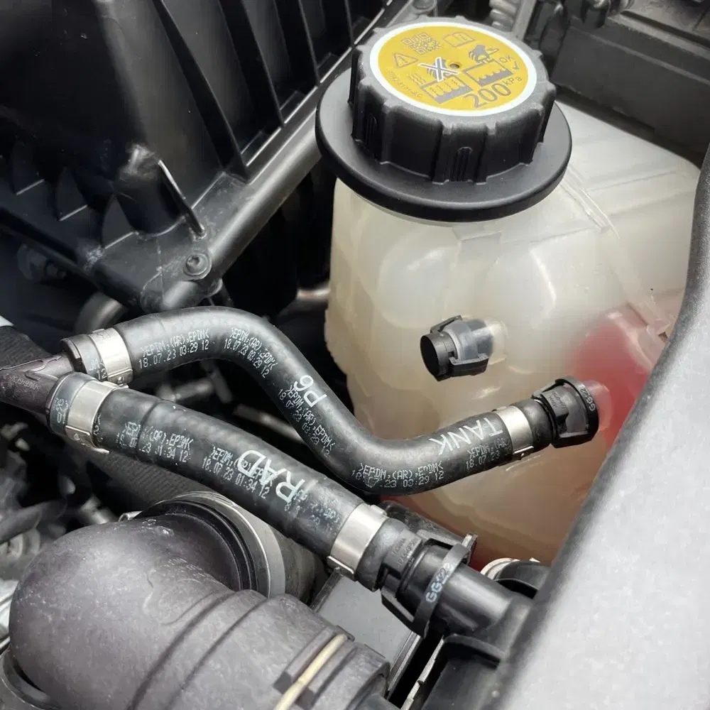 2024 Land Rover Defender 130 Outbound P400