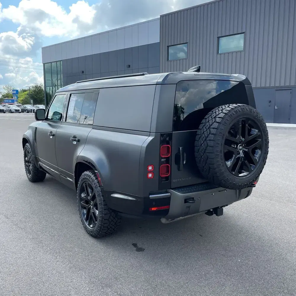 2024 Land Rover Defender 130 Outbound P400