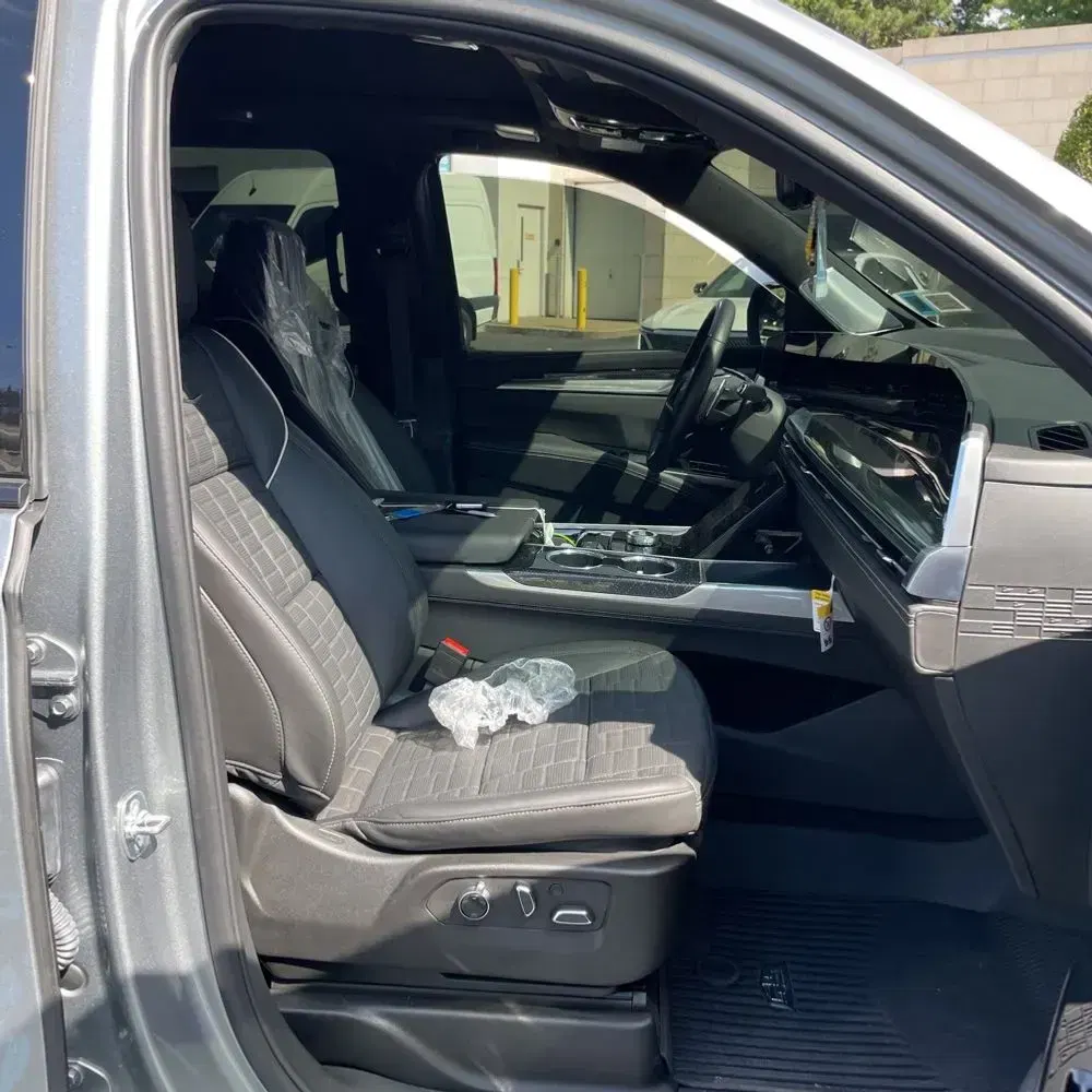 2025 Cadillac Escalade-V ESV Base