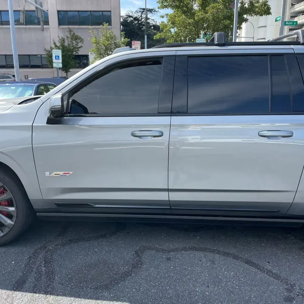 2025 Cadillac Escalade-V ESV Base